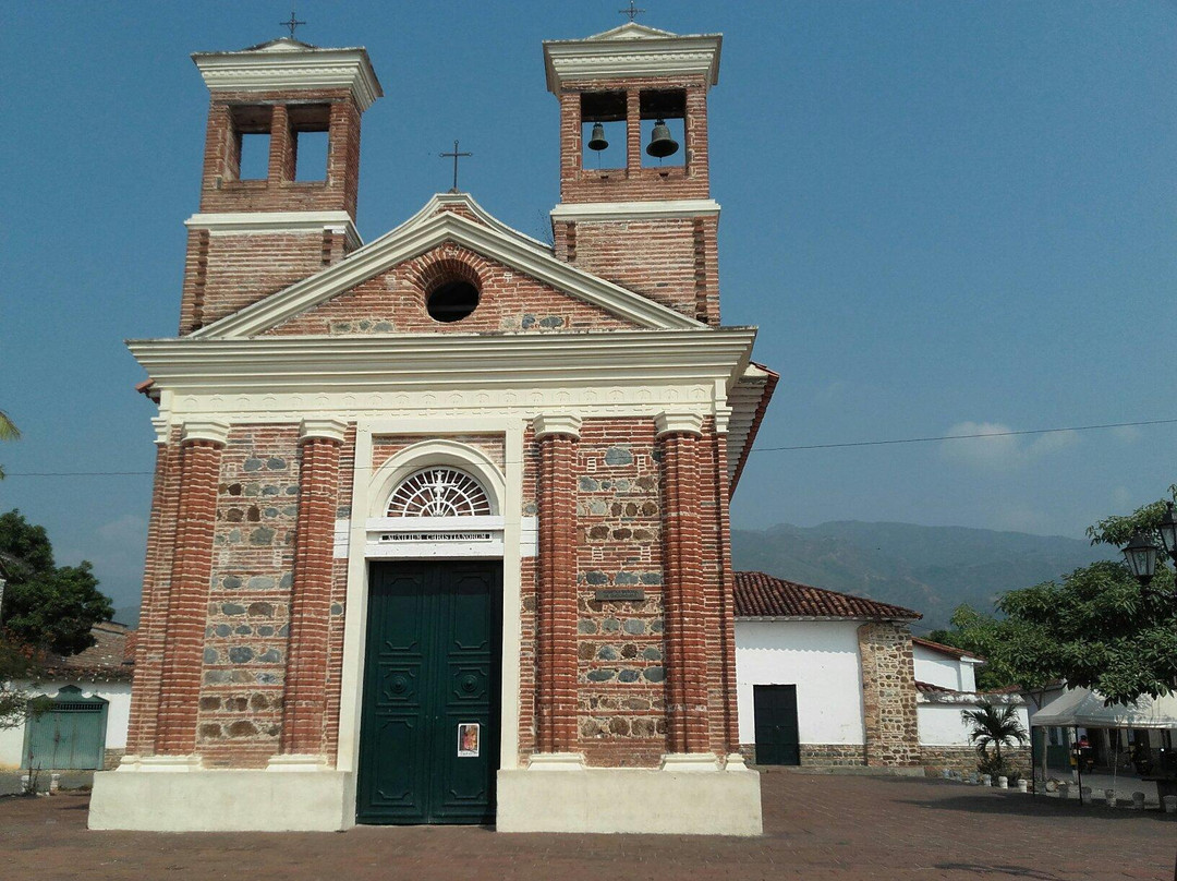 Iglesia de Nuestra Señora de Chiquinquirá景点图片