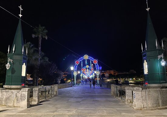 Ponte Românica (ponte Velha)景点图片