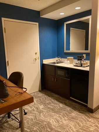 费尔班克斯万豪春季山丘套房酒店主图