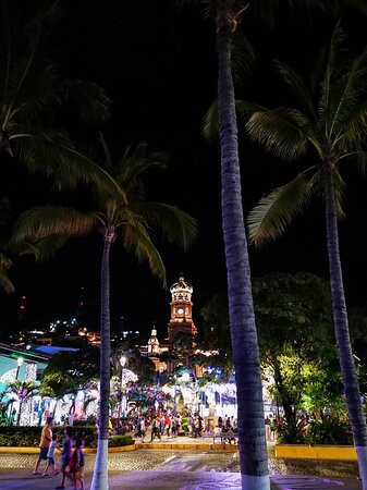 Plaza de Armas-瓦拉塔港必去景点