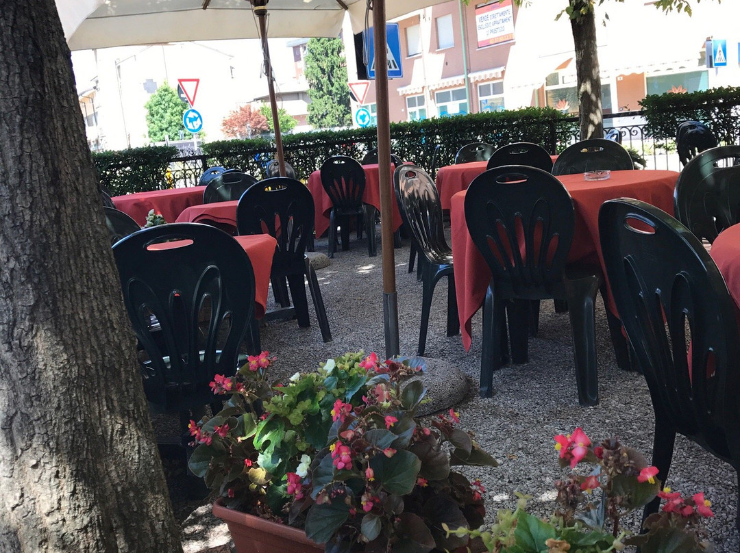 Opera餐馆和美食-Bar Crocione