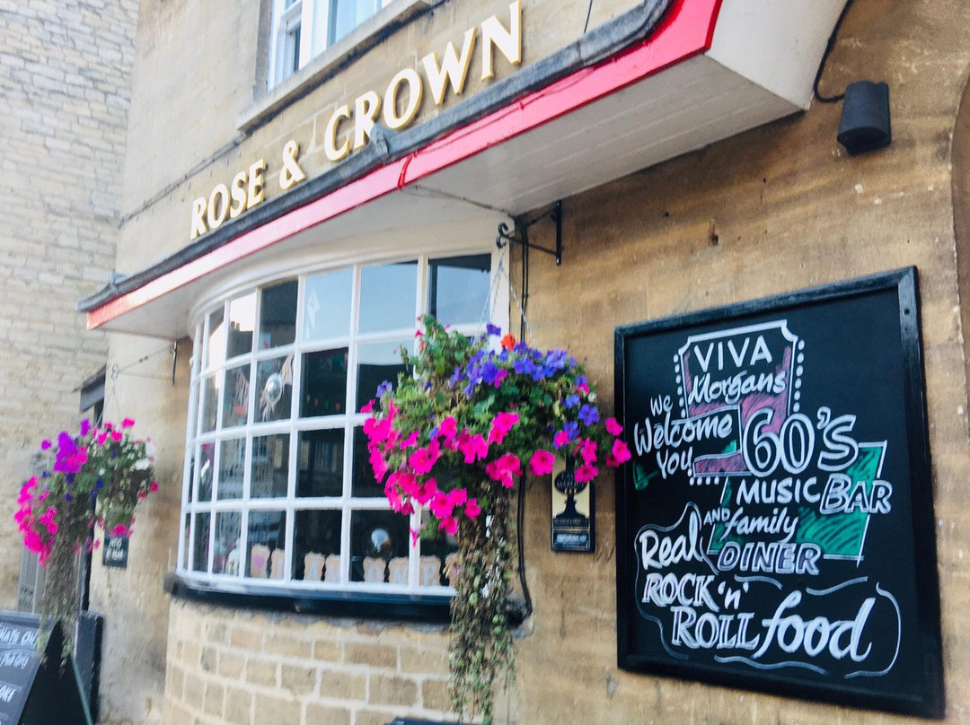 Oundle餐馆和美食-Rose & Crown