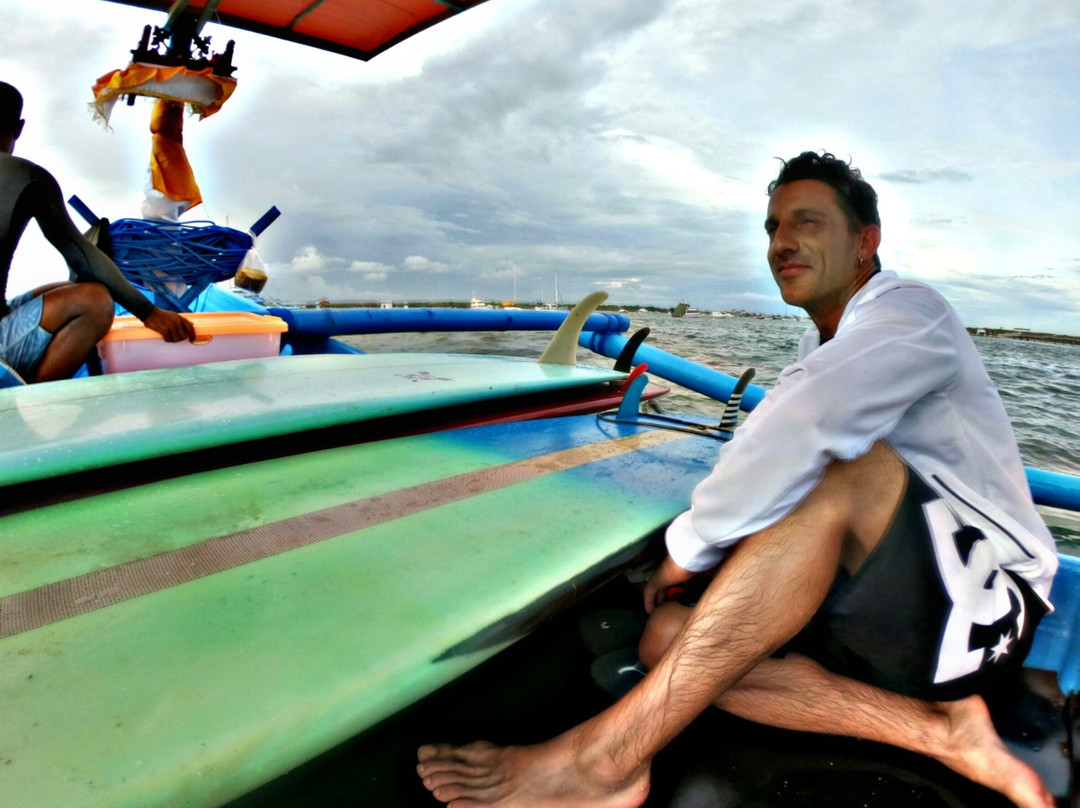 Rainbow Surf Lesson-库塔必去景点