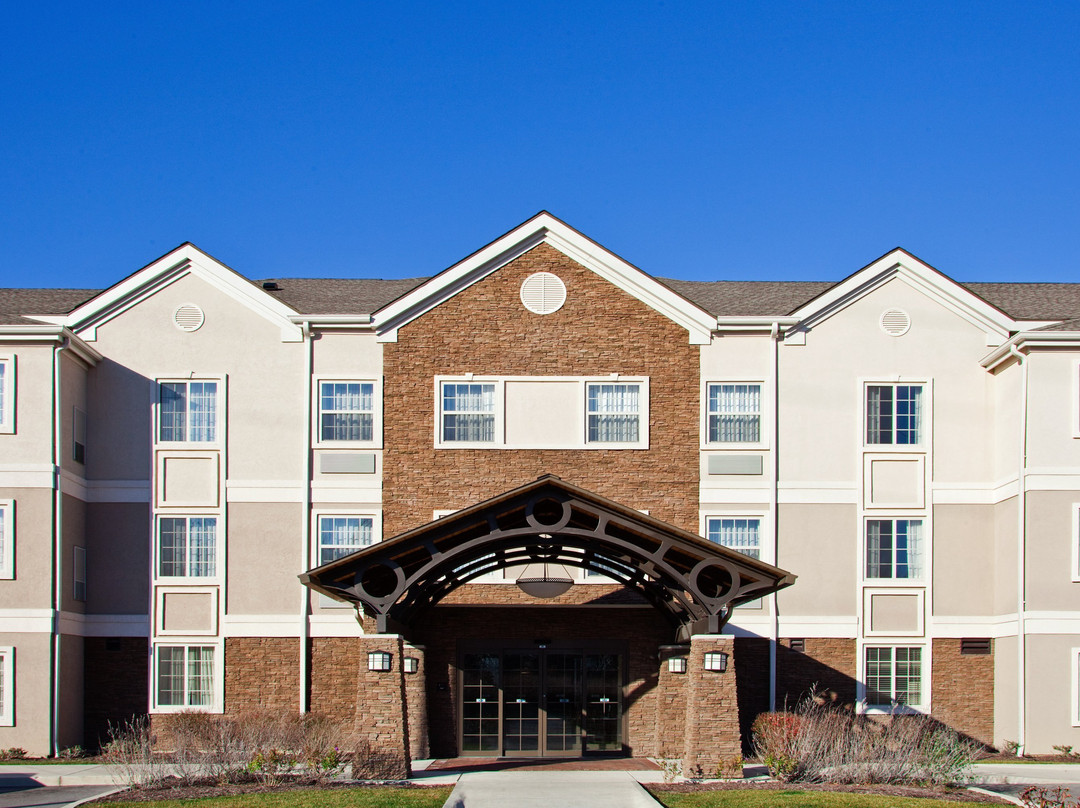 韦恩堡驻桥套房酒店主图