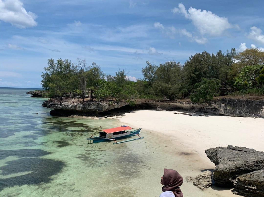 Selayar Beach景点图片
