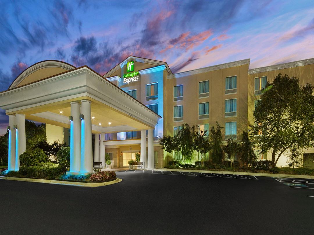 Holiday Inn Express & Suites Concord By IHG主图