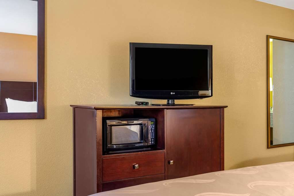 Quality Inn Russellville I-40主图