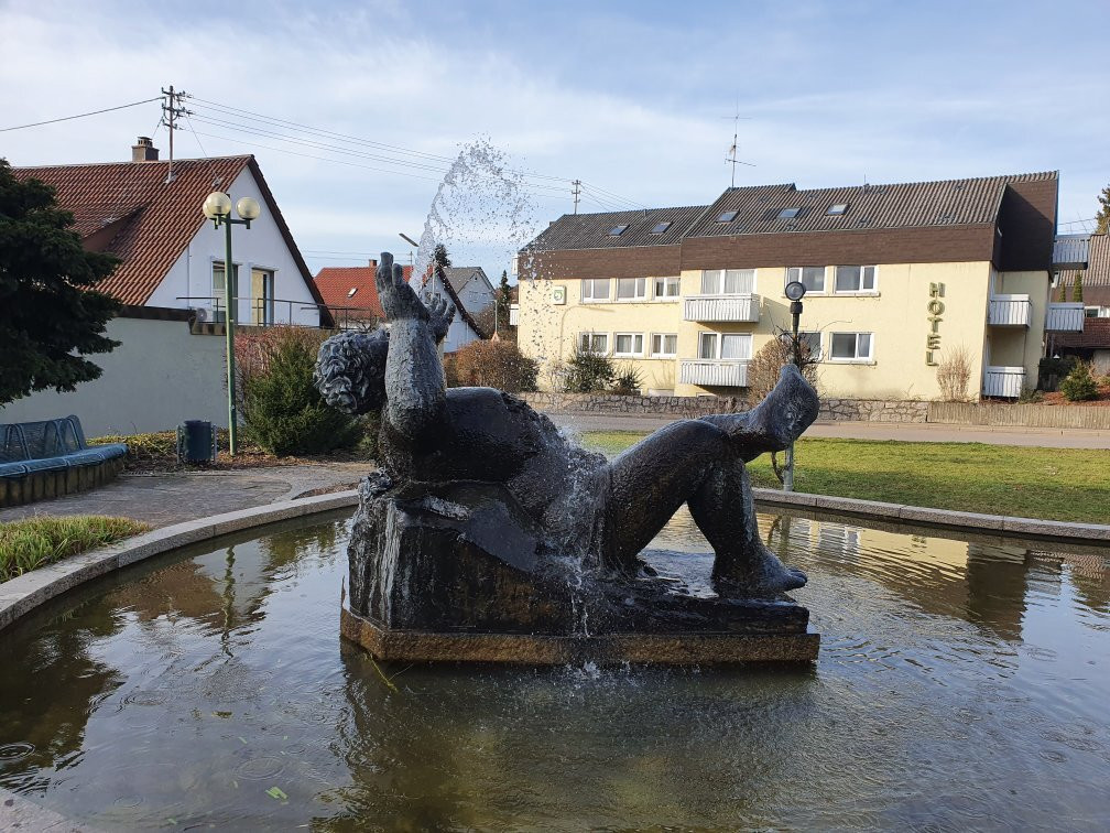 Die Bronzeskulpturen - Dionysos / Bacchus Im Ortsteil Fessenbach-奥芬堡必去景点