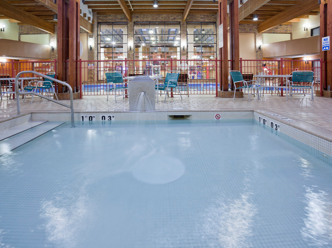 Holiday Inn & Suites St. Cloud By IHG主图