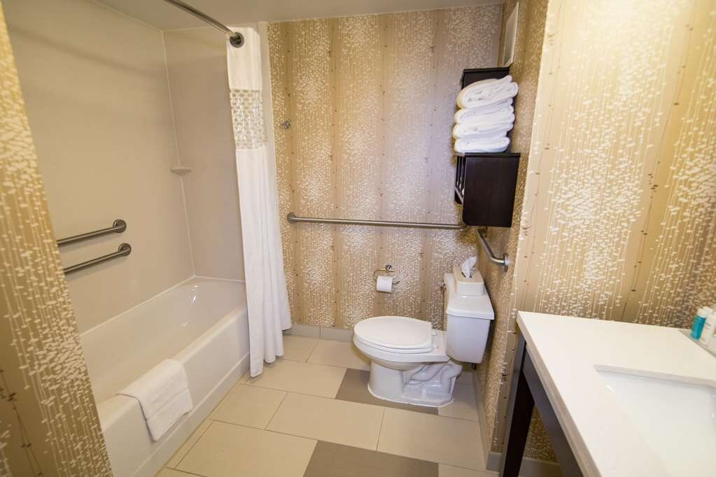 Hampton Inn & Suites Alpharetta主图