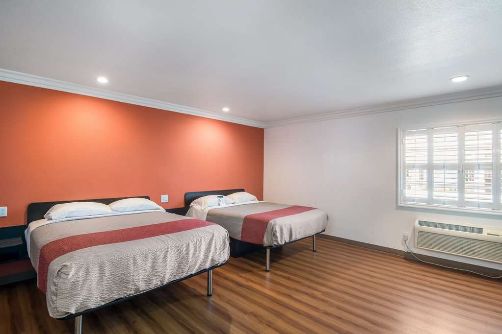 Motel 6 Lomita, CA主图