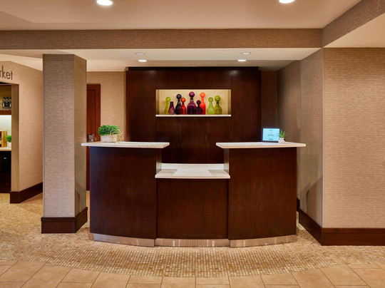 奥尔巴尼高速公路万怡酒店主图