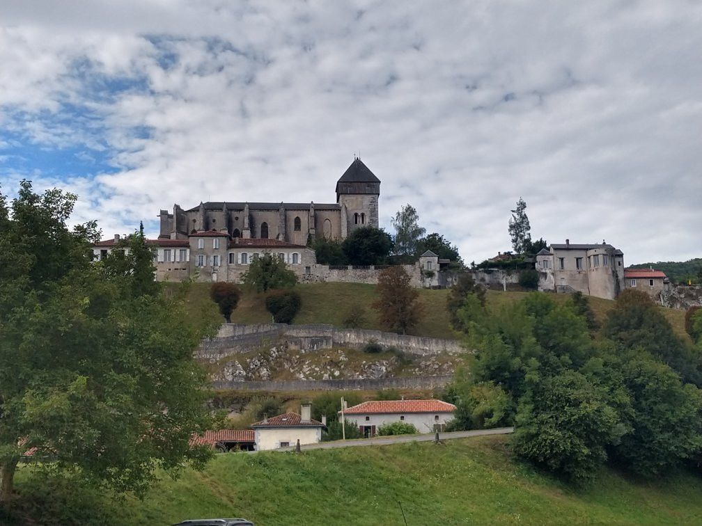 Enceinte de la ville haute de Saint-Bertrand-de-Comminges景点图片