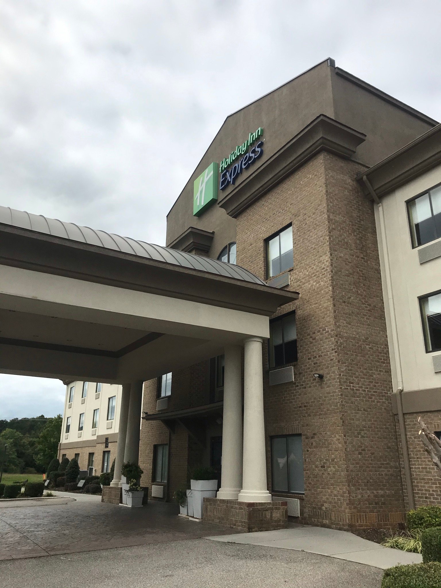 Holiday Inn Express Troutville - Roanoke North by IHG-浴室