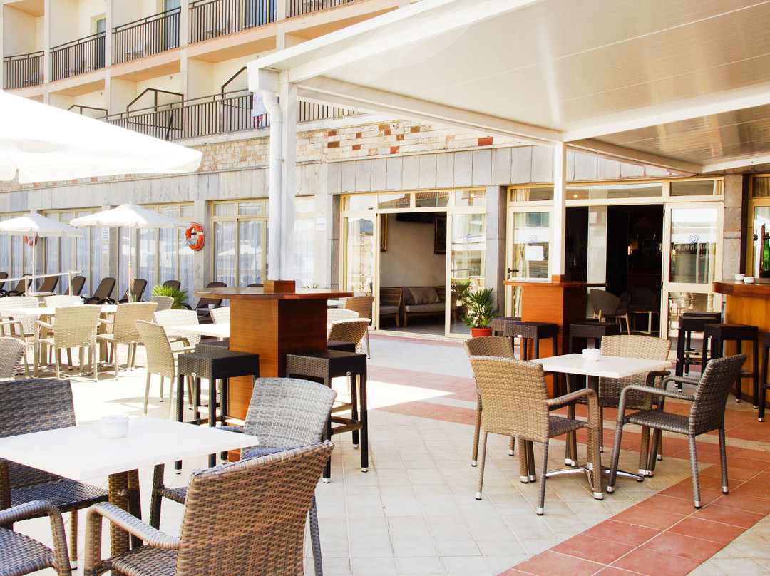 鸢尾花酒店主图