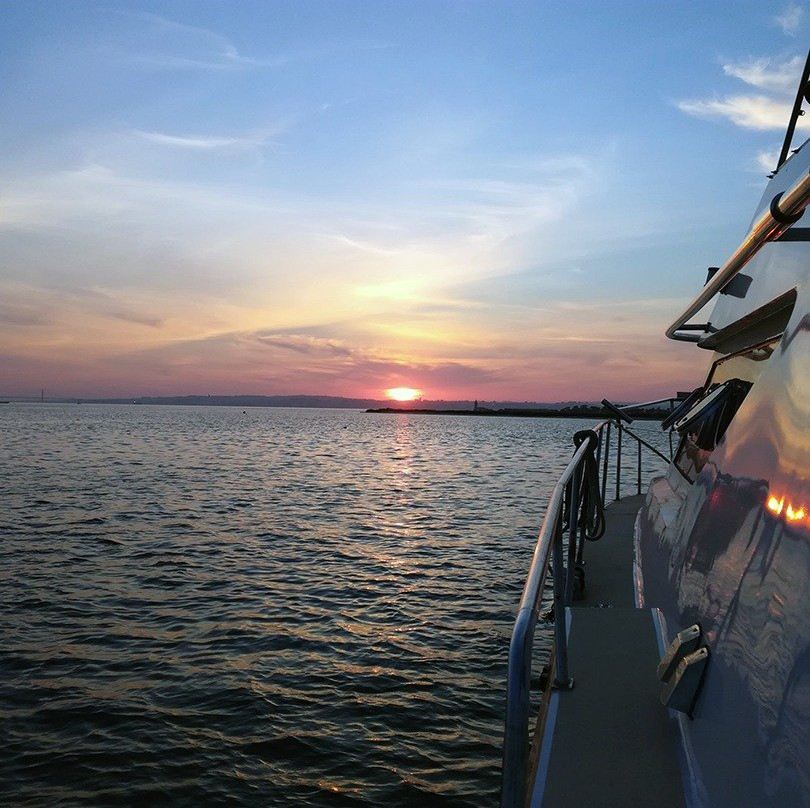 Lazy Lisbon Cruises - Lisbon Boat Rental-里斯本必去景点