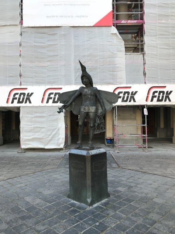 Papageno Statue-布鲁日必去景点