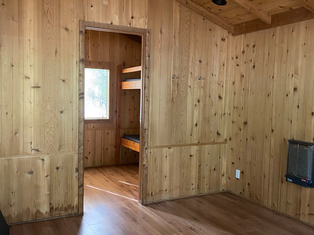 McArthur-Burney Falls State Park Cabins, Store, & Marina景点图片