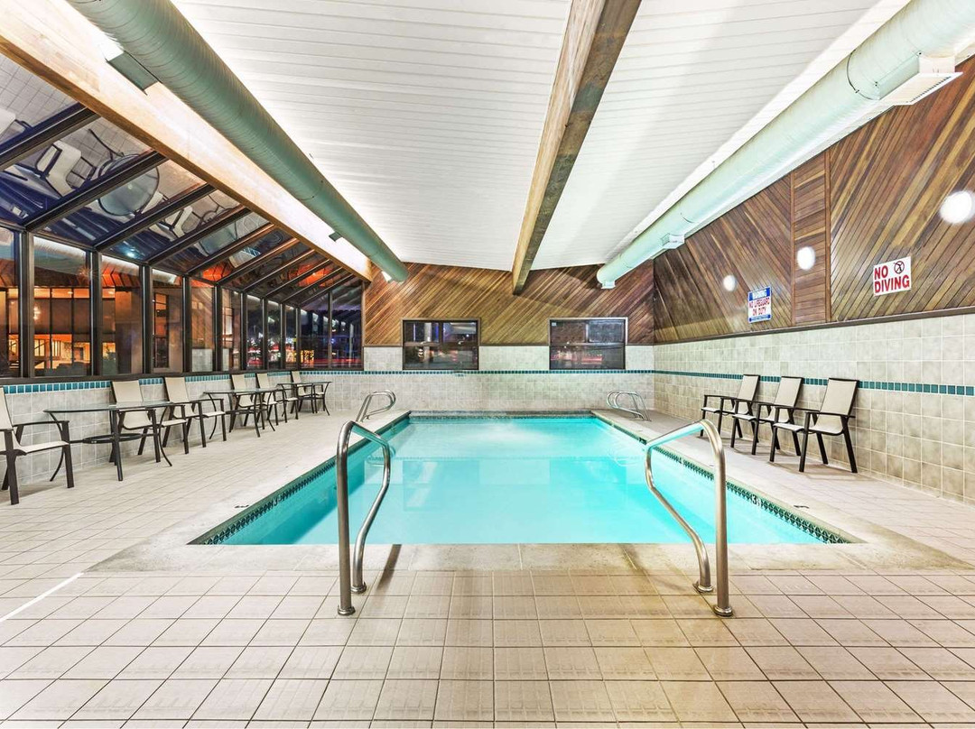 Days Inn & Suites by Wyndham Logan主图