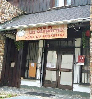 马莫特木屋酒店