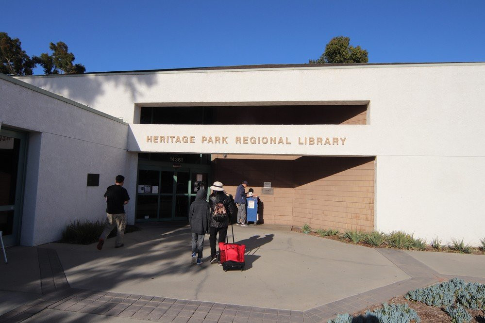 OC Library - Heritage Park Regional Branch景点图片