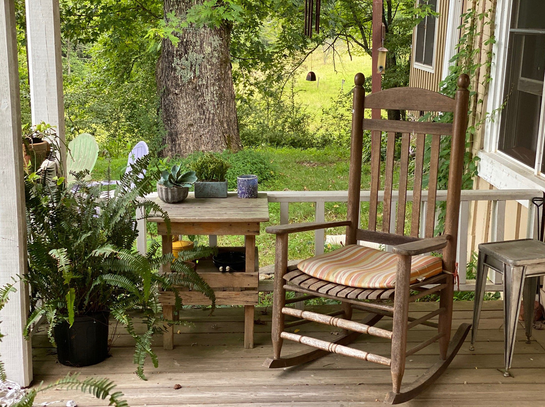 Henson Cove Place B&B主图