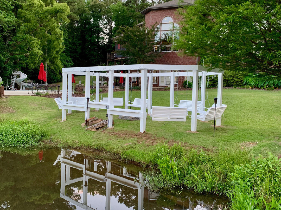 Bama Lakeside Retreat主图