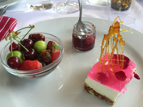 Enjoy Travel-地拉那必去景点