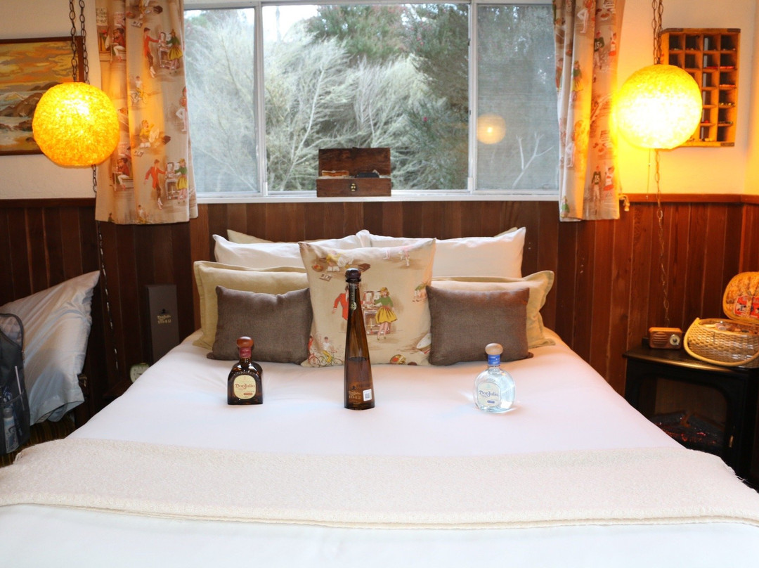 The Andiron -- Seaside Inn & Cabins主图