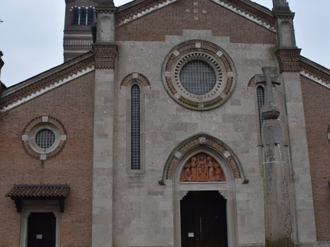 Chiesa S. Gervasio e Protasio-卡普里亚泰圣杰尔瓦肖必去景点