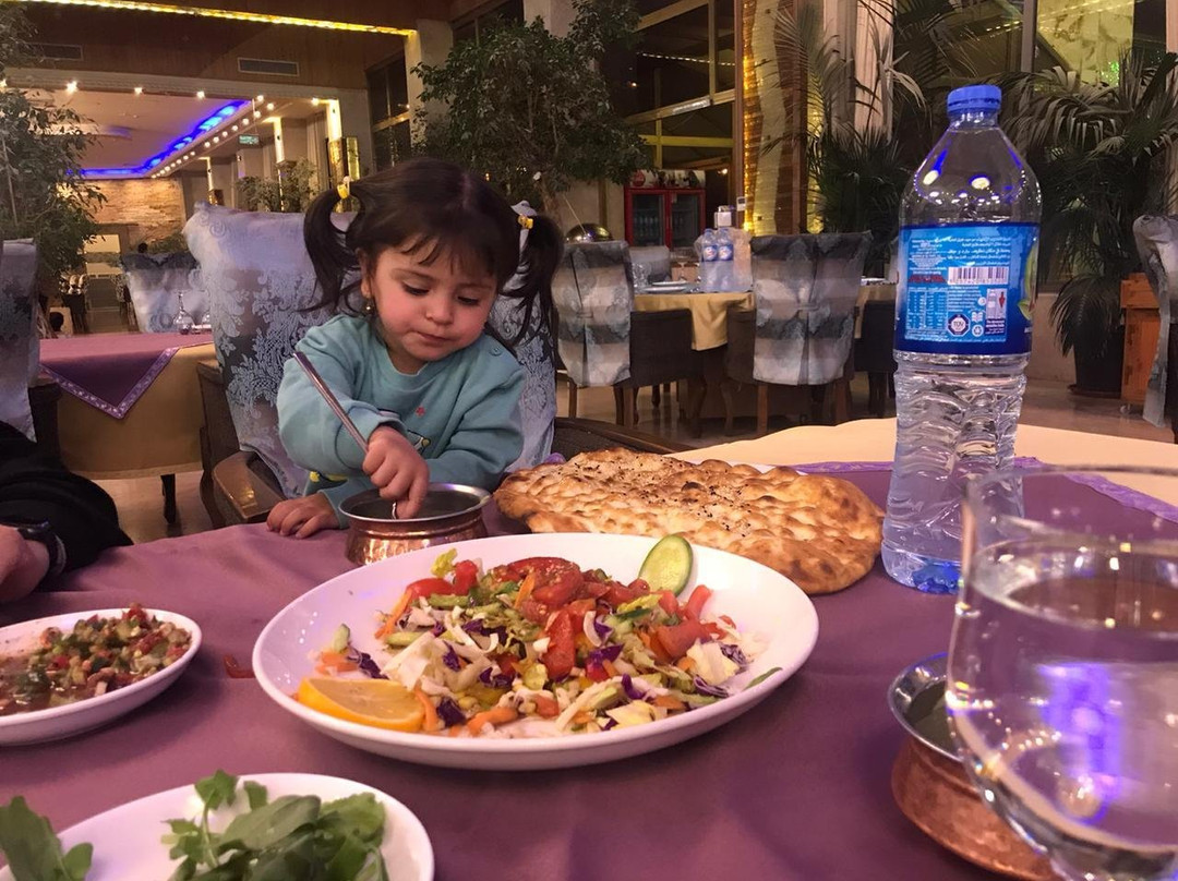 Dawa Hotel and Restaurant主图