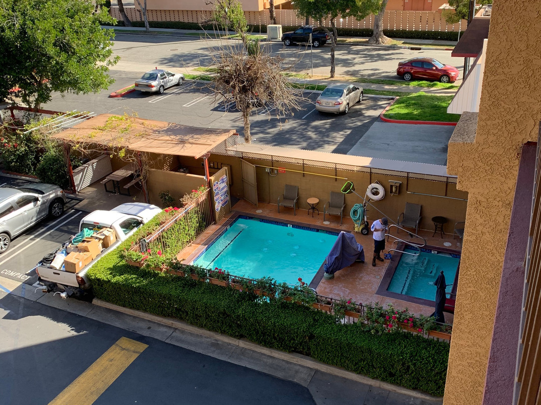 帕萨迪纳豪生酒店主图