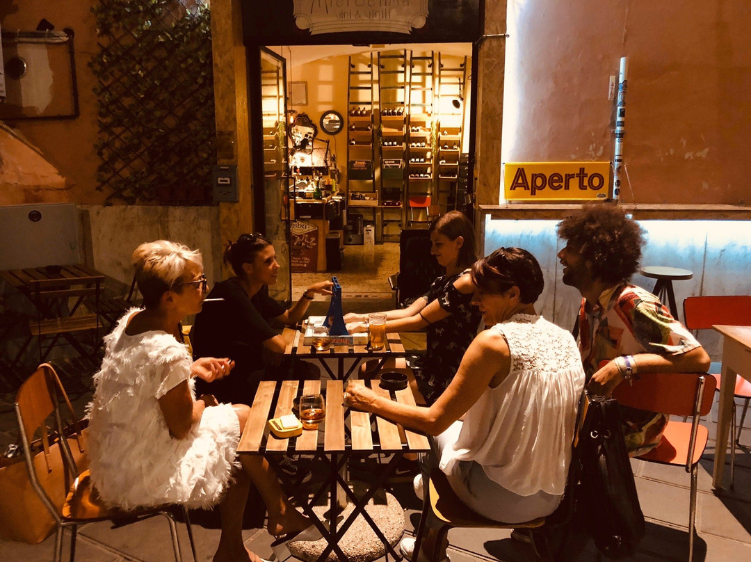 Microclima Vini & Vinili-福利尼奥必去景点