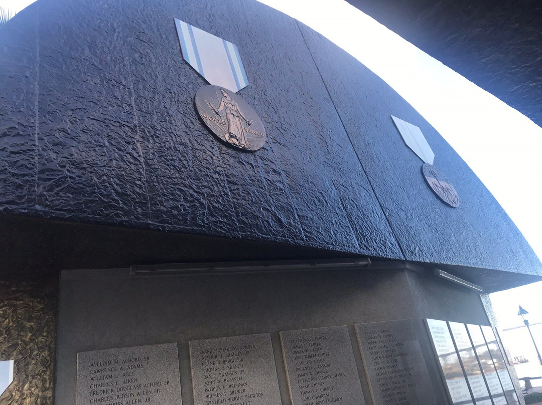 Cracked Earth Monument - A World Apart-萨凡纳必去景点