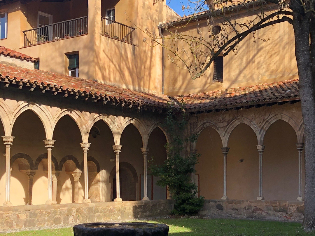 Monasterio de Sant Joan les Fonts景点图片