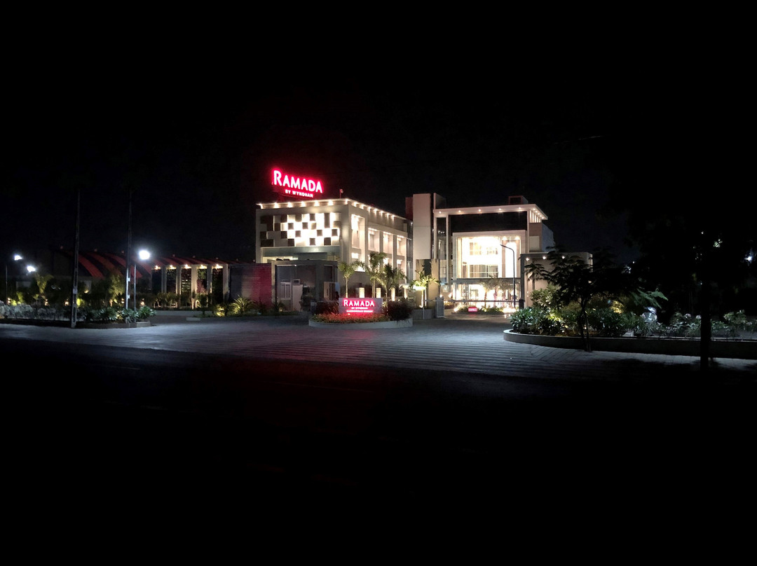 Ramada by Wyndham Gandhidham Shinay主图