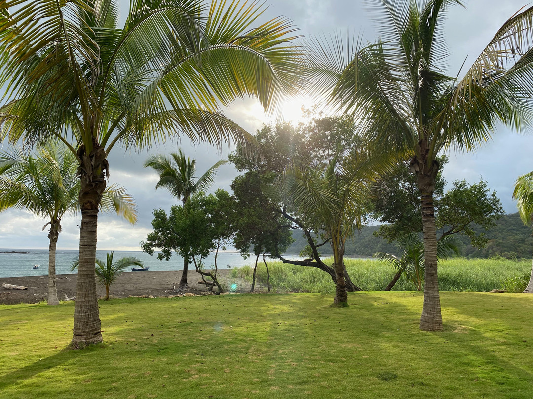 Sansara Surf & Yoga Resort主图