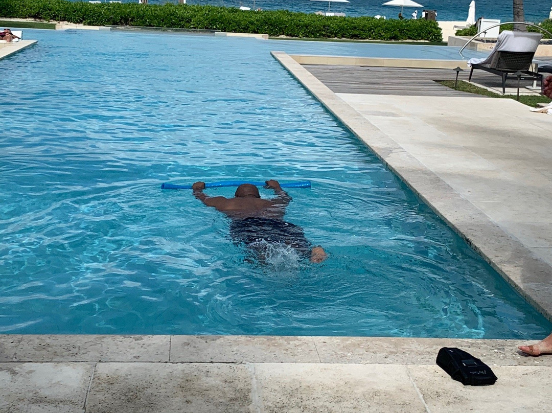 SURFside Ocean Academy-普罗维登西亚莱斯必去景点