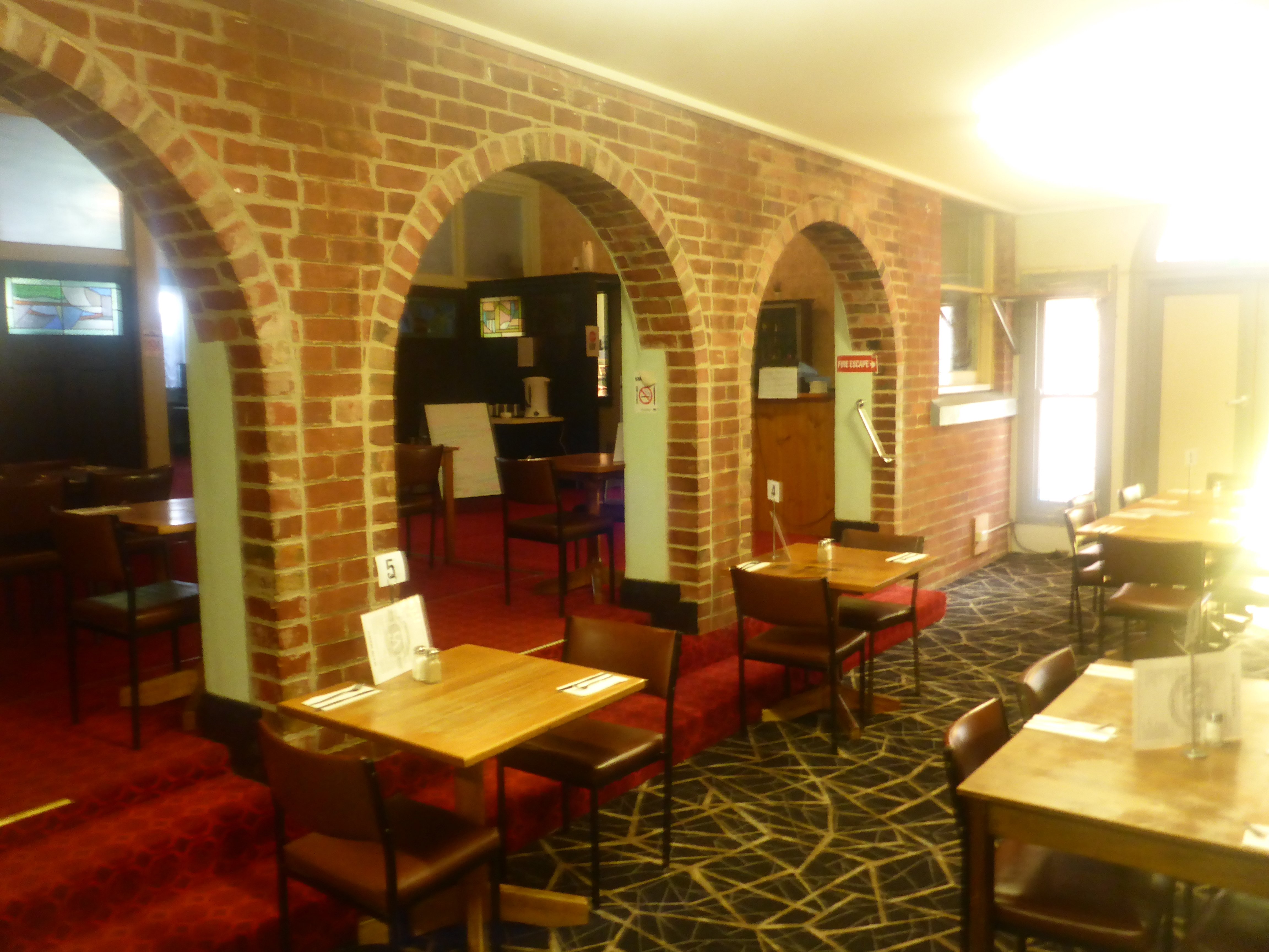 Victoria Hotel Bottleshop-餐饮