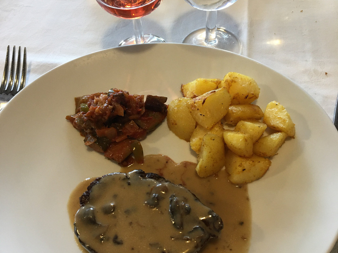 Mendy Hotel-Restaurant主图