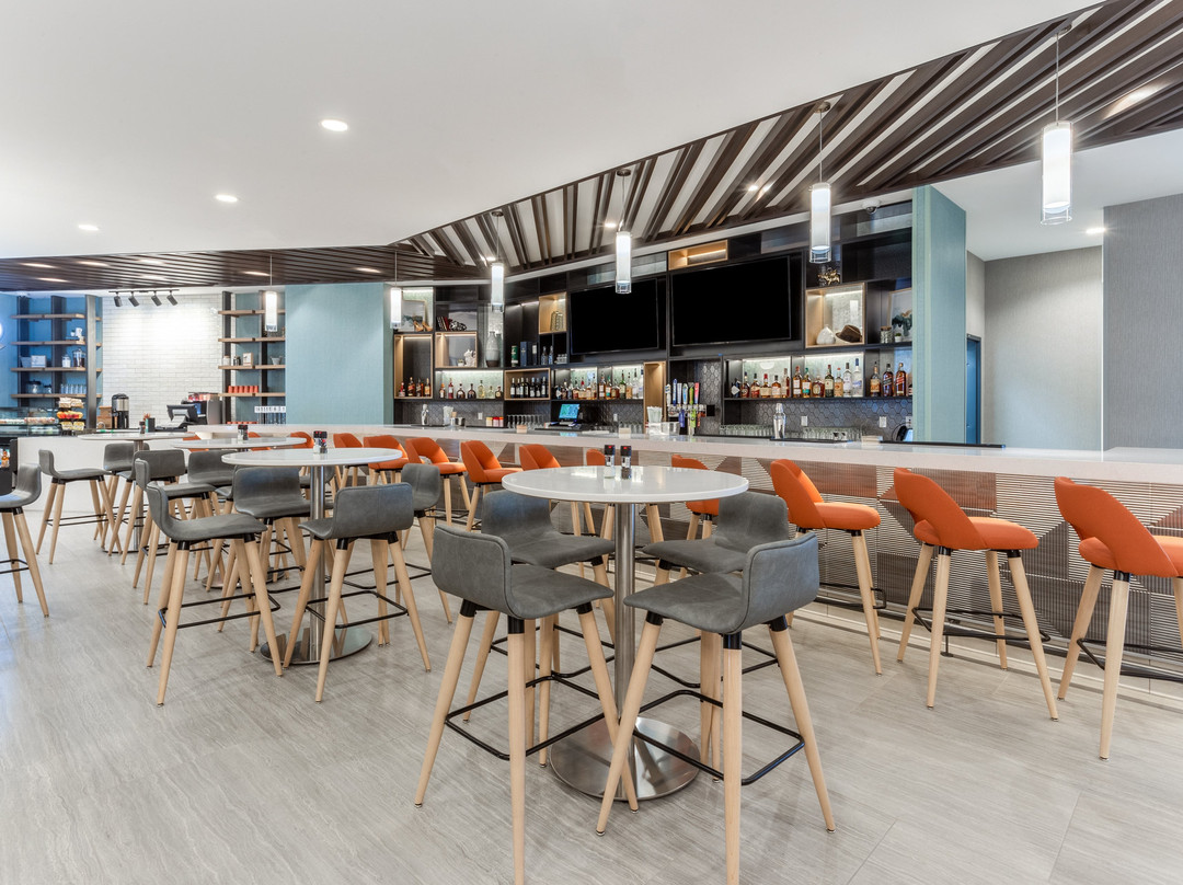 Holiday Inn & Suites Cedar Falls-waterloo Event Ctr By IHG主图