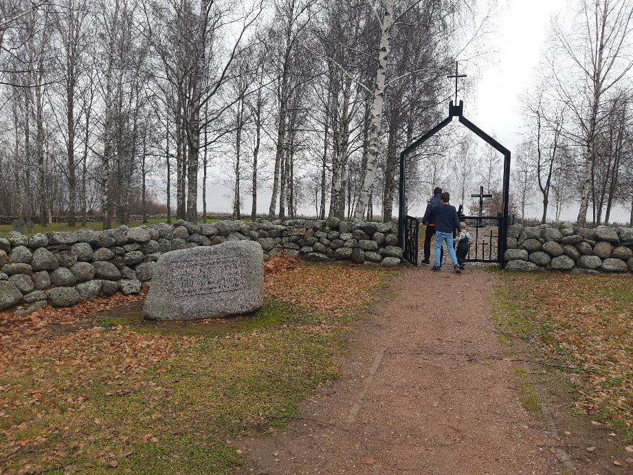 German Memorial Cemetery景点图片