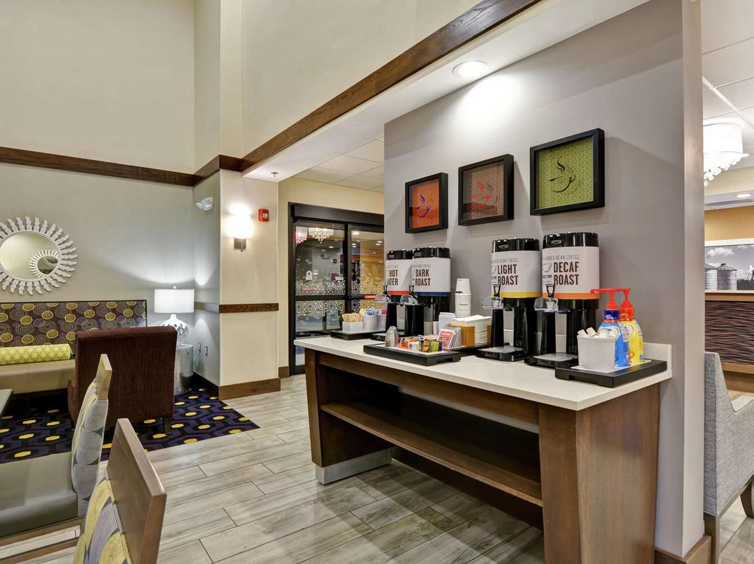 Hampton Inn & Suites Ashland主图
