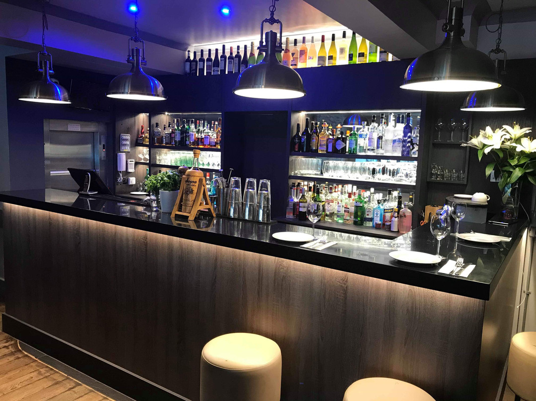 Otto Restaurant & Bar