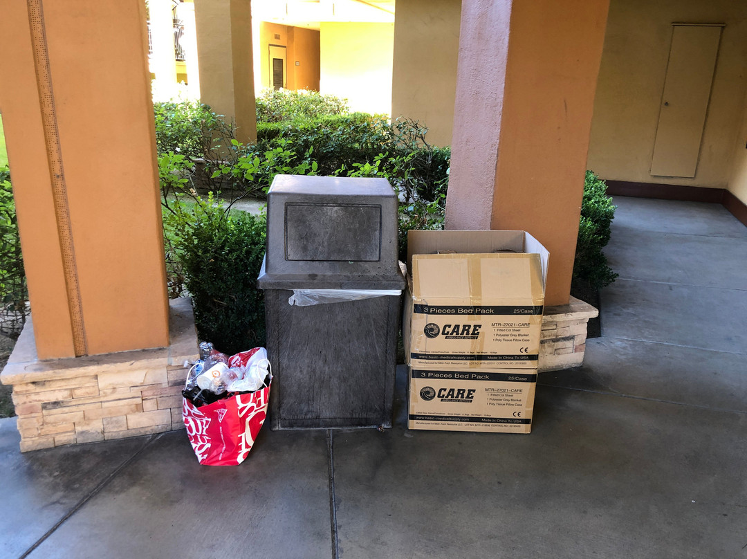 约翰韦恩机场品质套房酒店主图