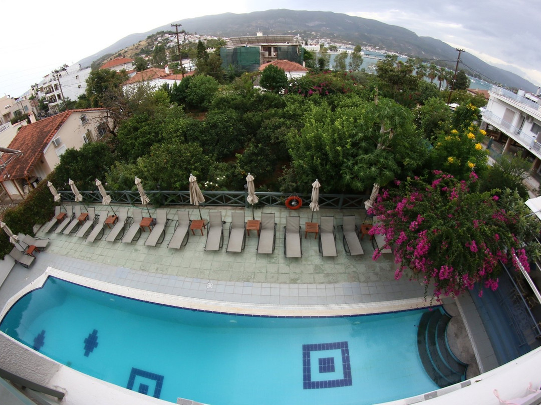 Saga Hotel Studios & Apartments主图