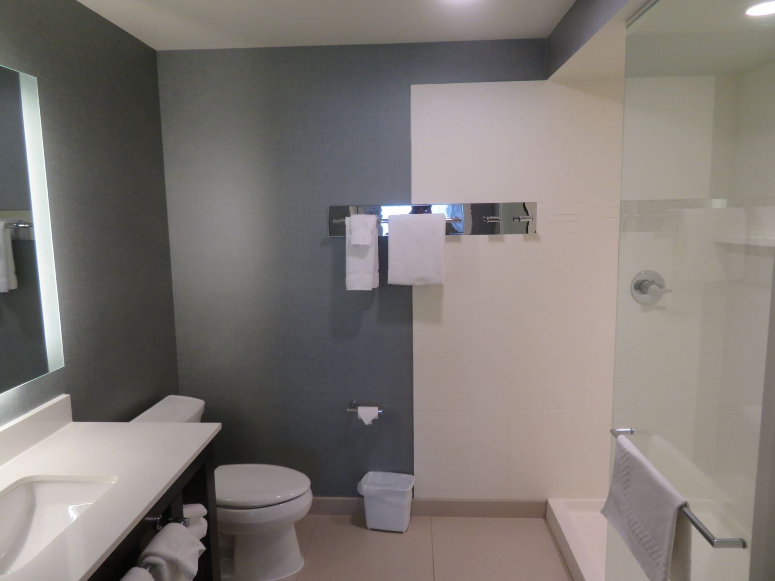 Residence Inn Rapid City-浴室