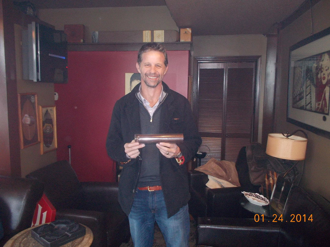 Riverside Cigar Shop and Lounge-Jeffersonville必去景点