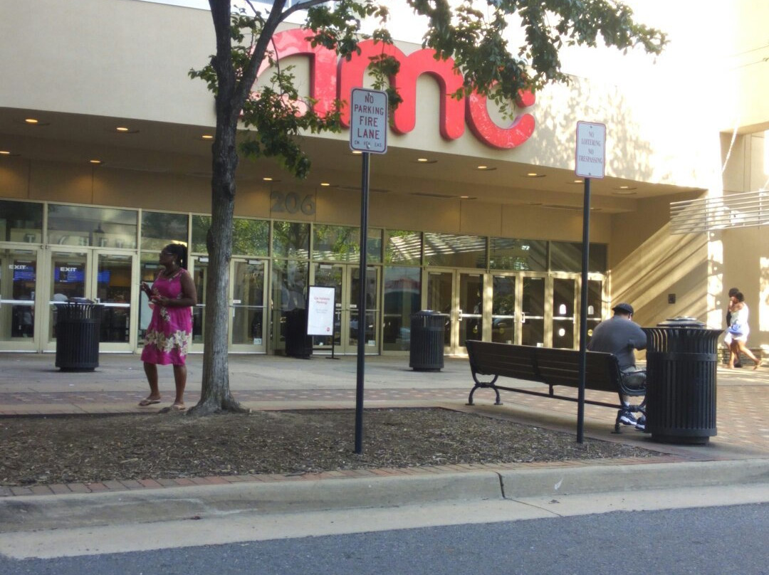AMC Hoffman Center 22景点图片