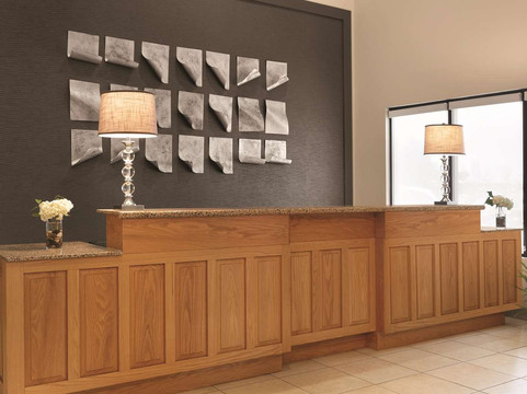 Spark By Hilton Ames主图